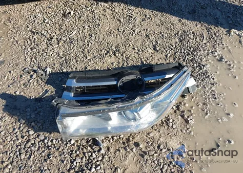 2018 Toyota Highlander Le Plus from USA, damaged, VIN 5TDBZRFH9JS900636